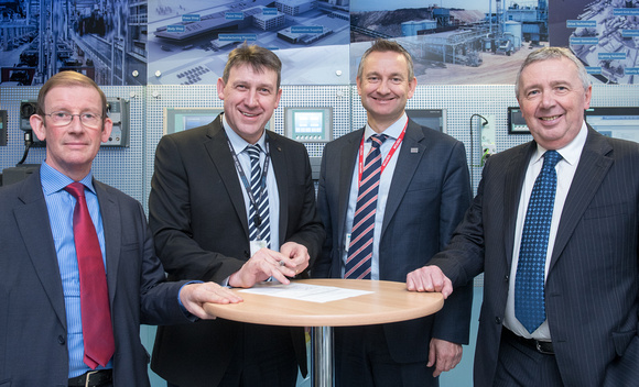 Siemens Signing 007 N413