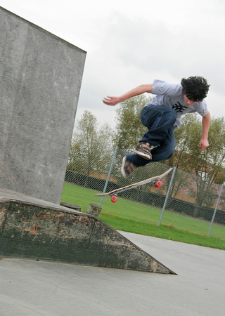 Skateboarders 001 N123