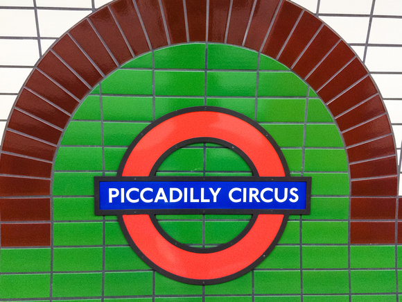 Piccadilly Circus 002 N417