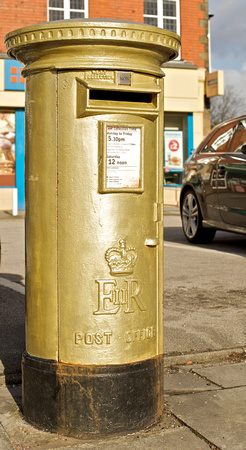 Gold Post Box E 007 N265