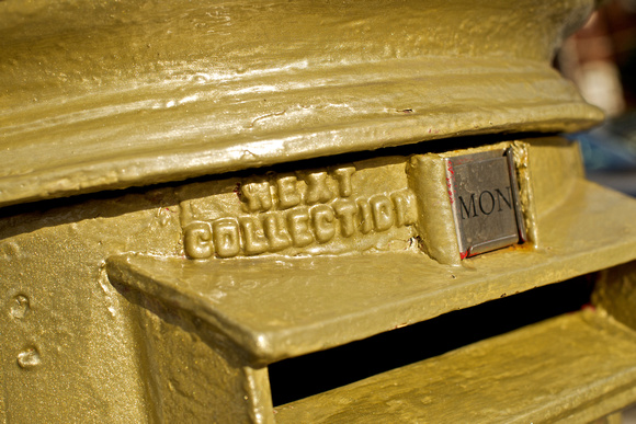 Gold Post Box E 009 N265