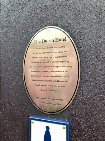Queen Hotel 002 N579