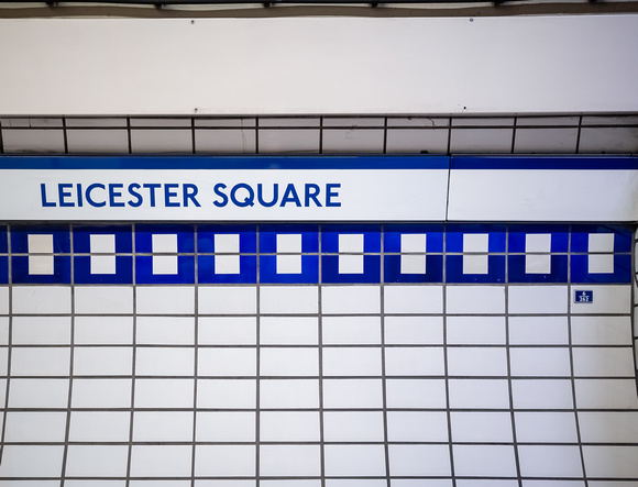 Leicester Sq Tube 031 N1032