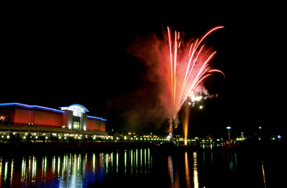 Quays Fireworks 2002 2 N6