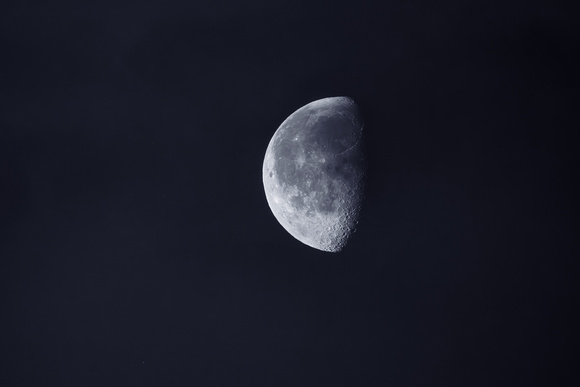 Moon 046 N1049