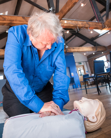 First Aid for Adults 165 N602