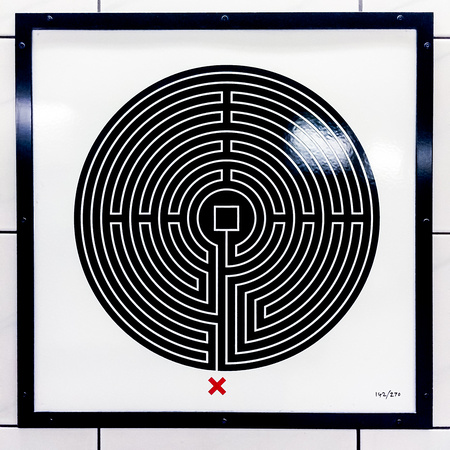 Labyrinth Bank 007 N372